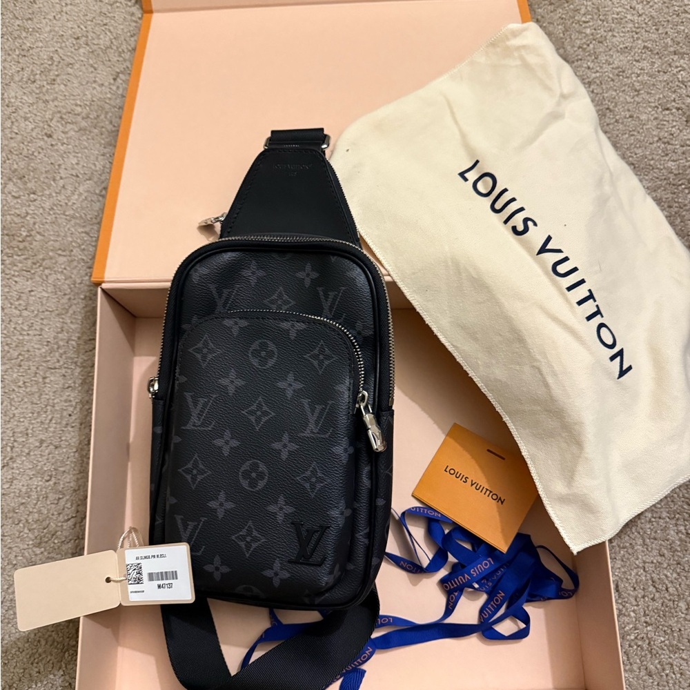 Louis Vuitton Avenue Slingbag PM
